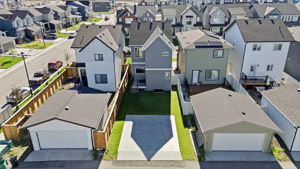 591 Lawthorn Way SE Airdrie AB T4A3N9