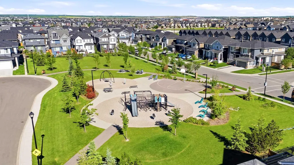 591 Lawthorn Way SE Airdrie AB T4A3N9