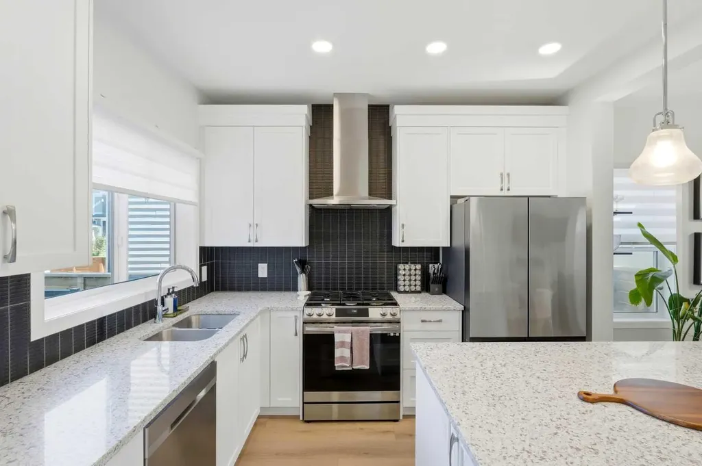 591 Lawthorn Way SE Airdrie AB T4A3N9