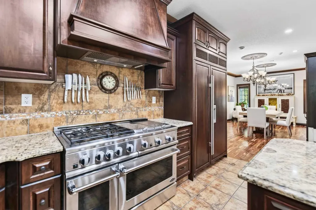 4552 Waskasoo Crescent Red Deer AB T4N 2M2