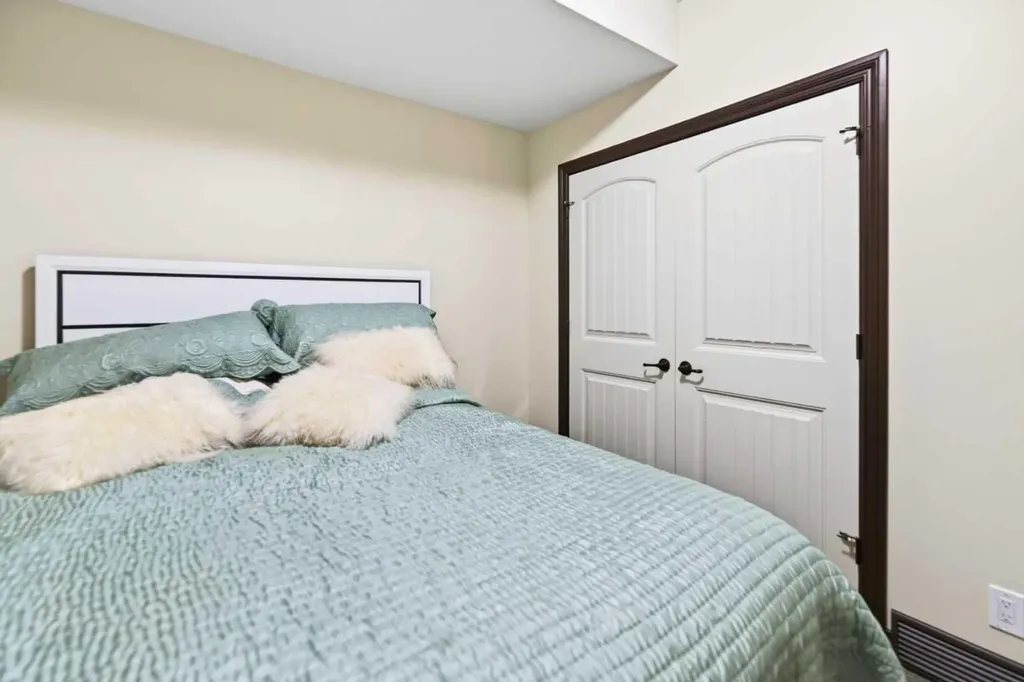 4552 Waskasoo Crescent Red Deer AB T4N 2M2