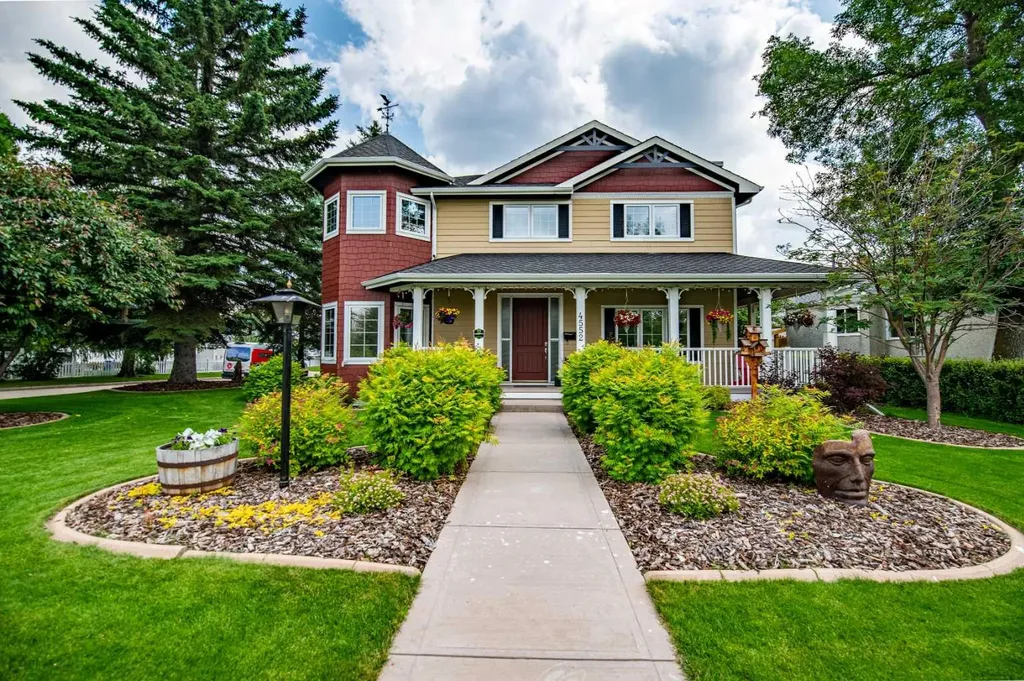 4552 Waskasoo Crescent Red Deer AB T4N 2M2