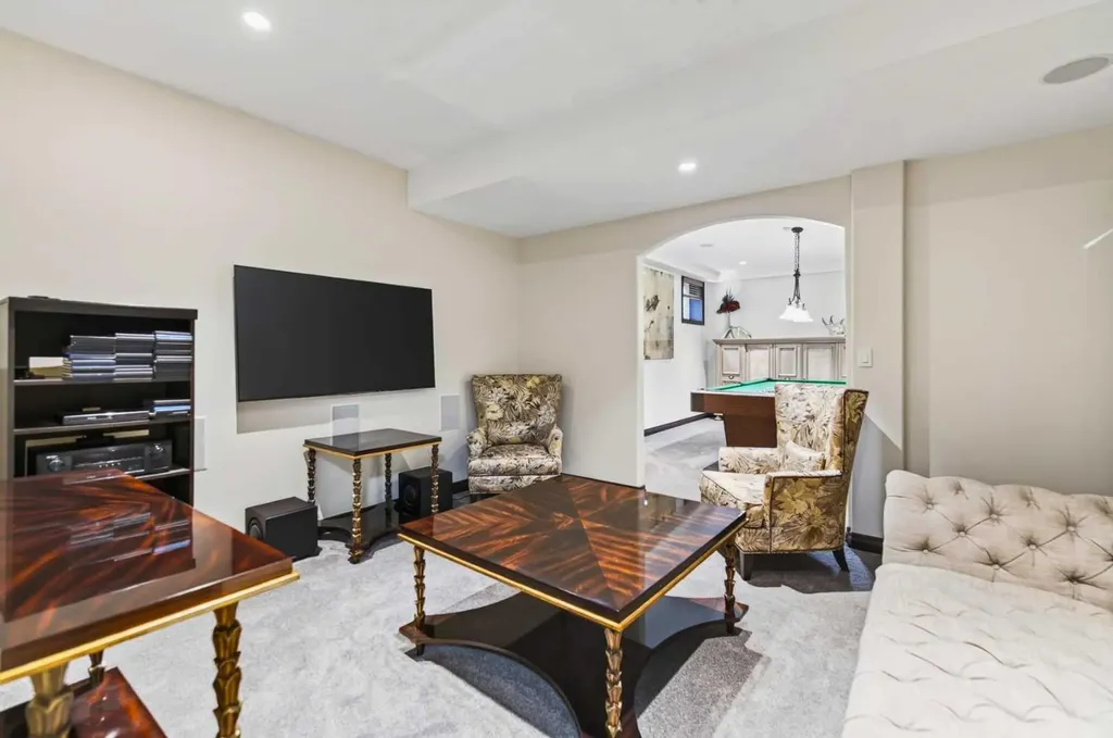 4552 Waskasoo Crescent Red Deer AB T4N 2M2