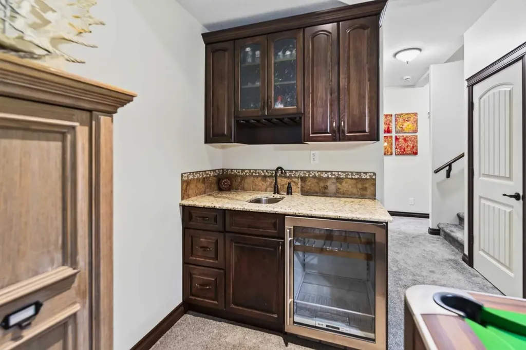 4552 Waskasoo Crescent Red Deer AB T4N 2M2