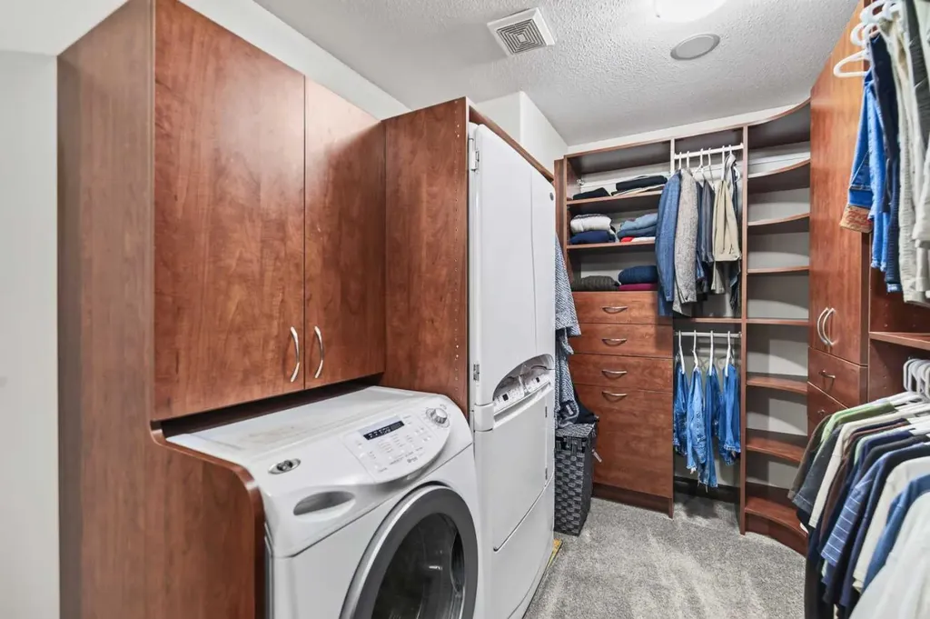 4552 Waskasoo Crescent Red Deer AB T4N 2M2