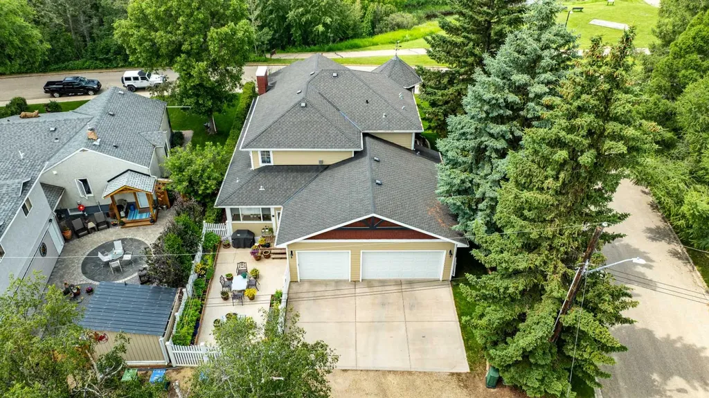 4552 Waskasoo Crescent Red Deer AB T4N 2M2