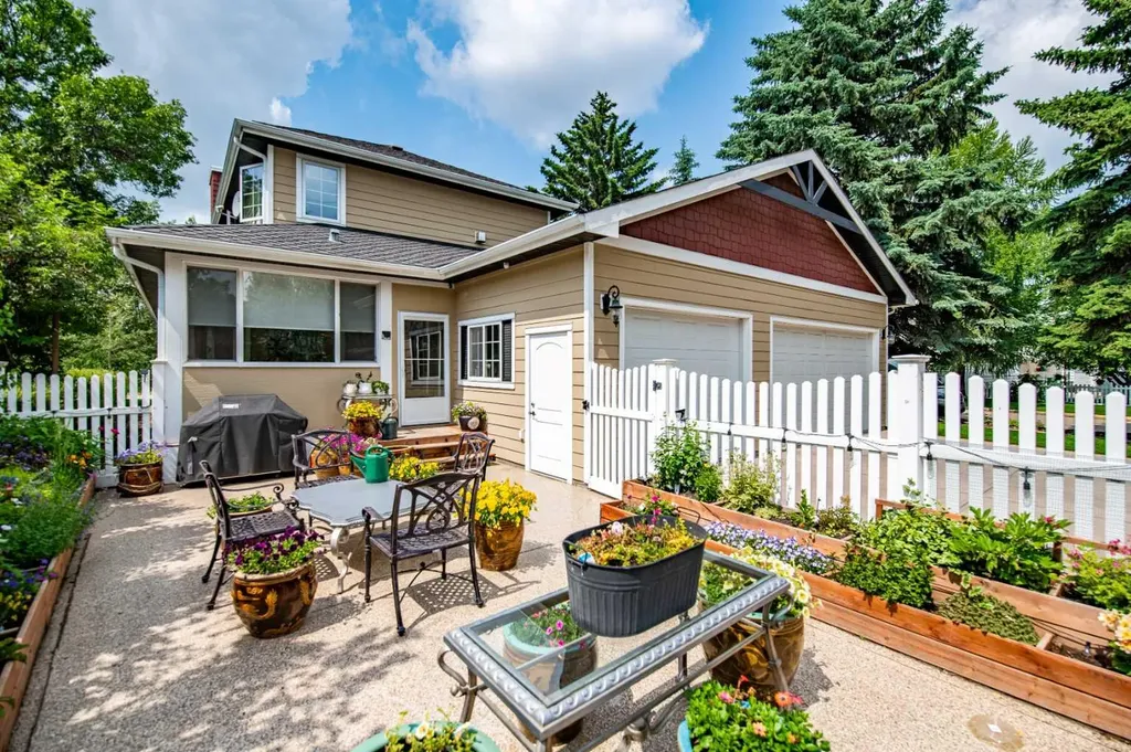 4552 Waskasoo Crescent Red Deer AB T4N 2M2