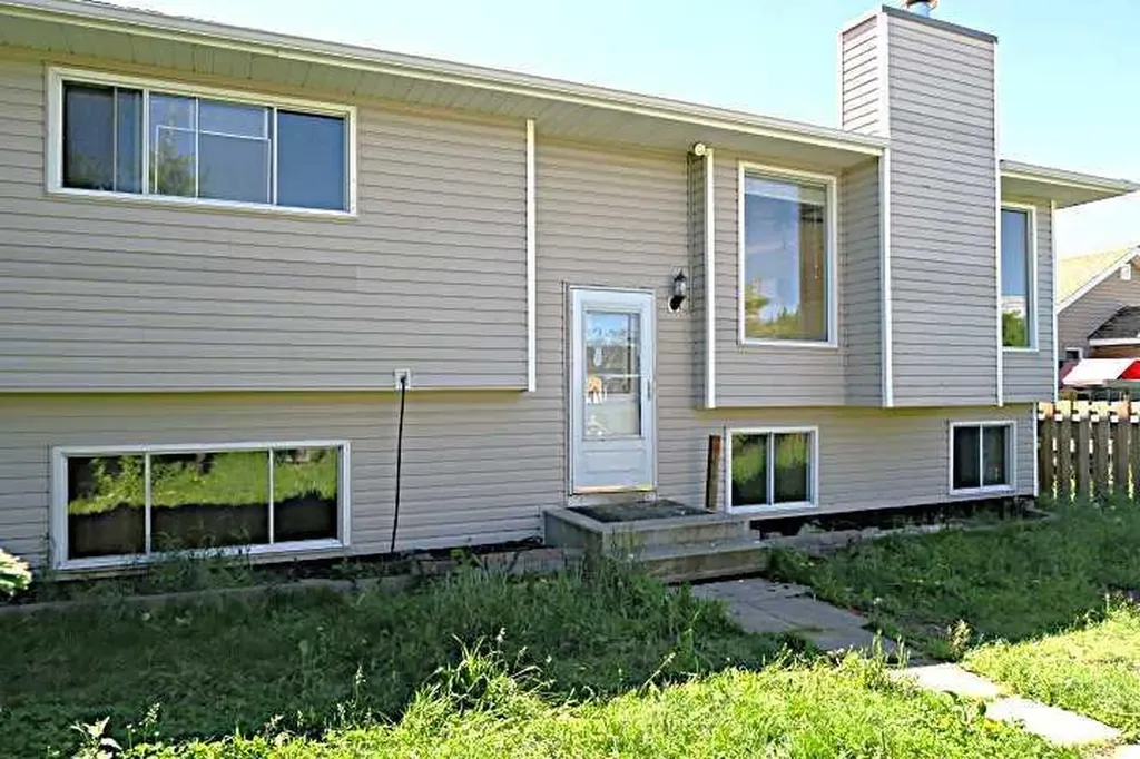 2015 19 Avenue Bowden AB T0M 0K0