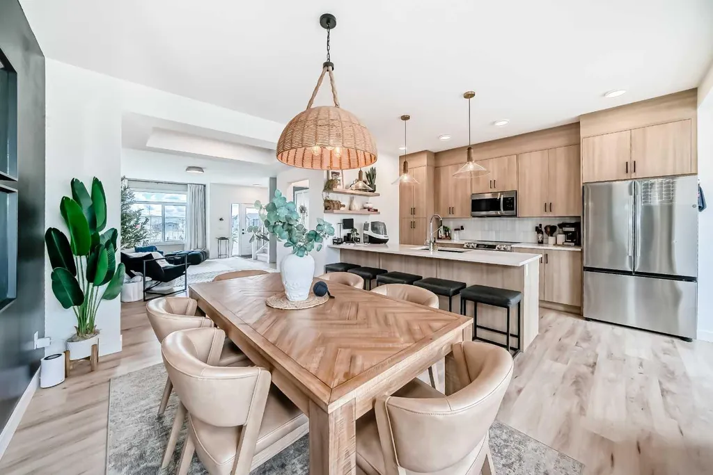 3 Agate Road Cochrane AB T4C 3B9