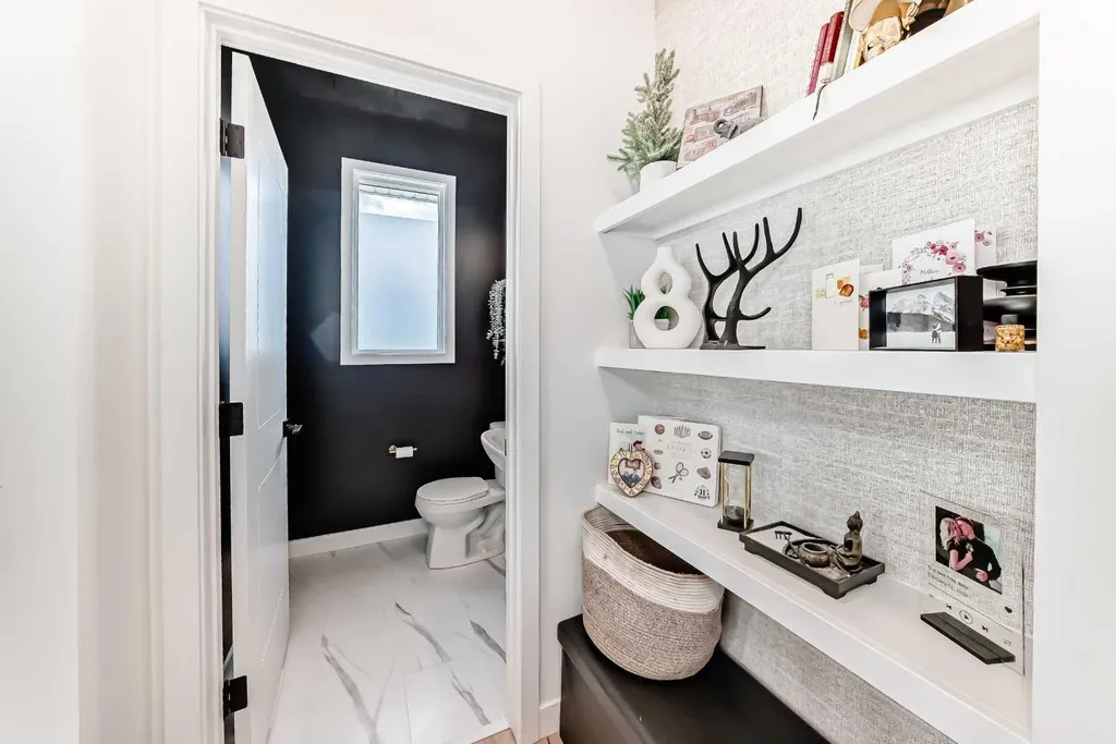 3 Agate Road Cochrane AB T4C 3B9