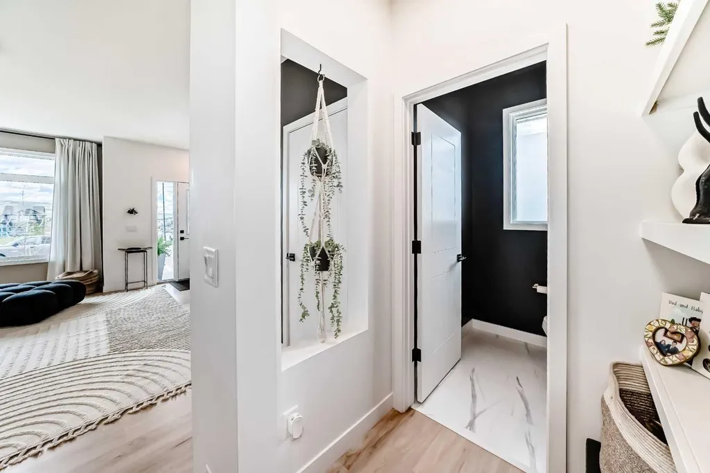 3 Agate Road Cochrane AB T4C 3B9
