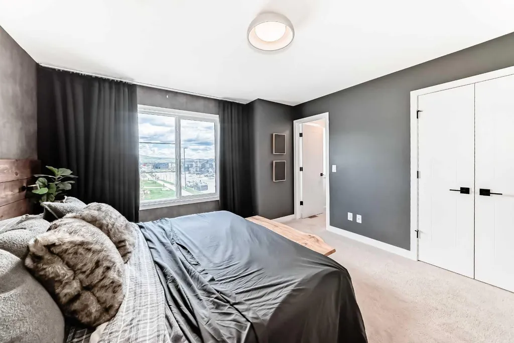3 Agate Road Cochrane AB T4C 3B9