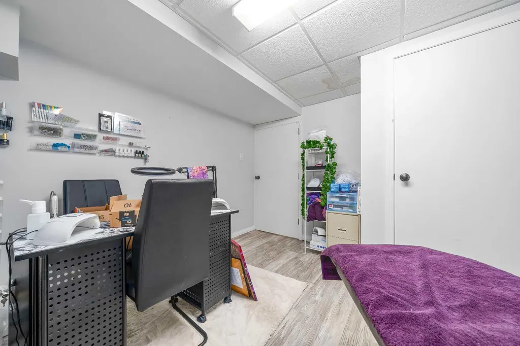 131 Mitchell Crescent NW Medicine Hat AB T1A6V3