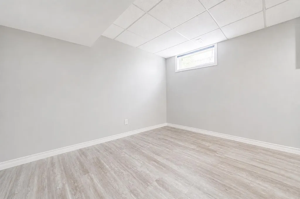 131 Mitchell Crescent NW Medicine Hat AB T1A6V3