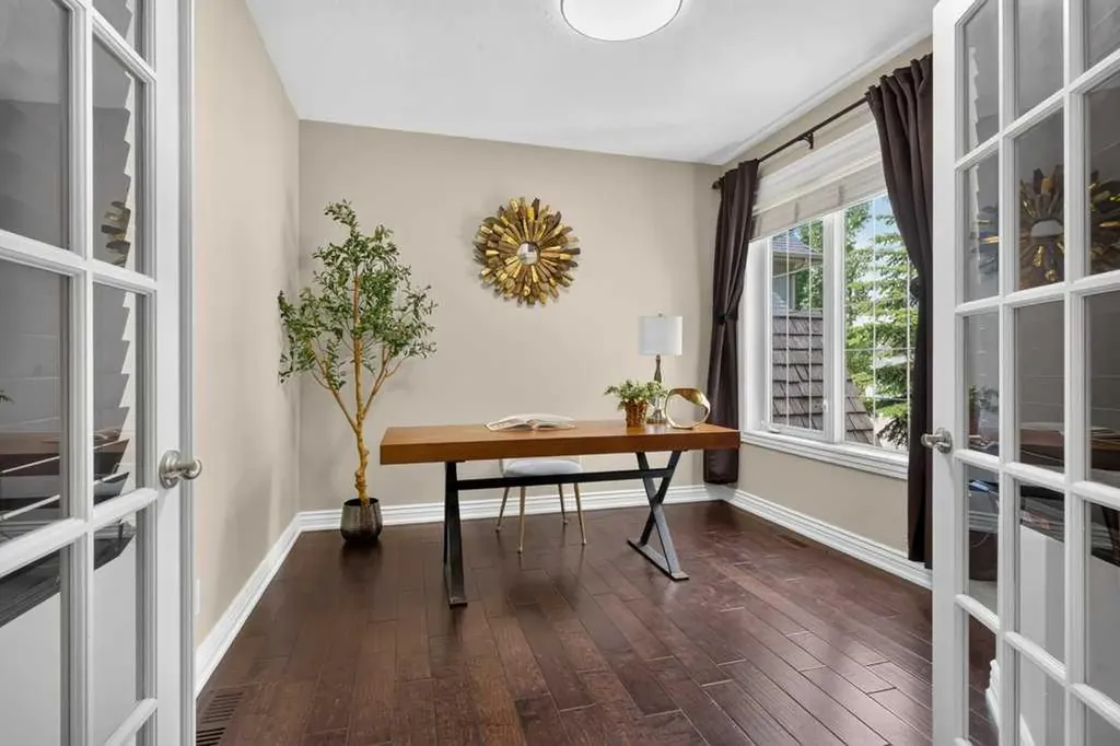 40 Tuscany Glen Road NW Calgary AB T3L 2T7