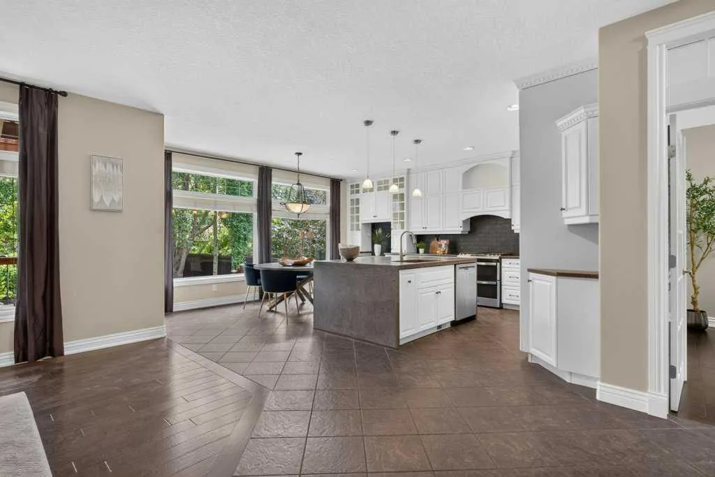 40 Tuscany Glen Road NW Calgary AB T3L 2T7