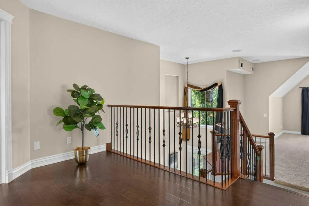 40 Tuscany Glen Road NW Calgary AB T3L 2T7