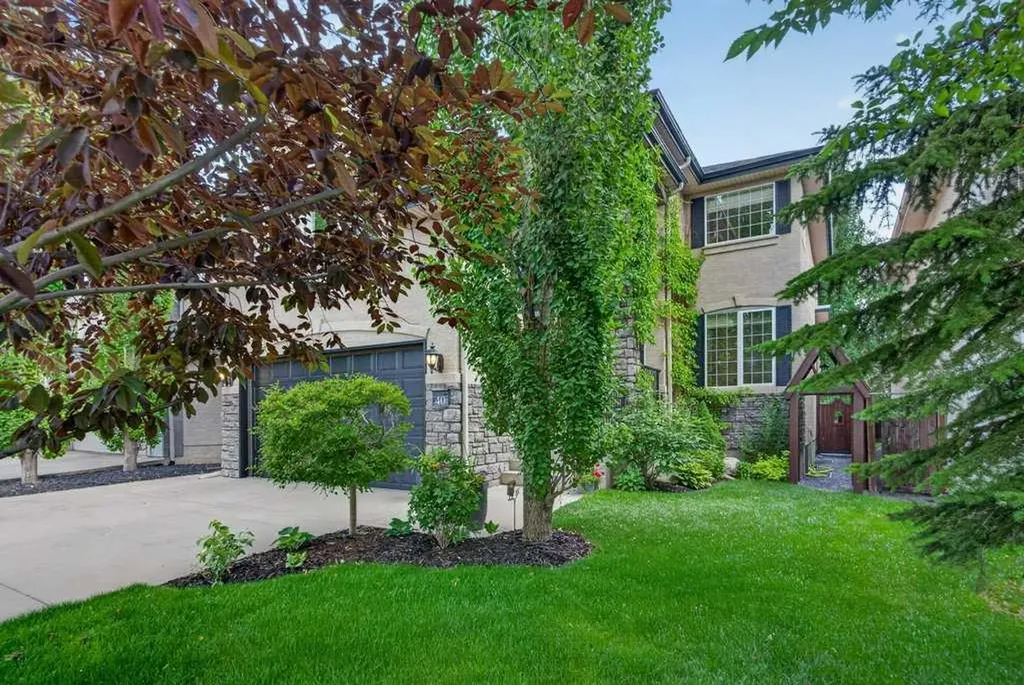 40 Tuscany Glen Road NW Calgary AB T3L 2T7