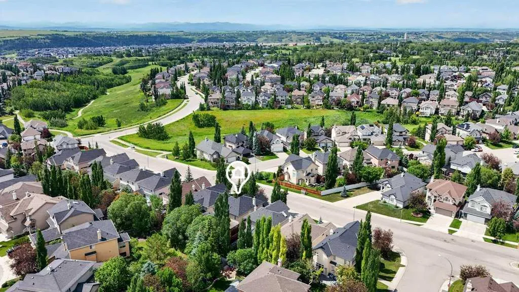 40 Tuscany Glen Road NW Calgary AB T3L 2T7