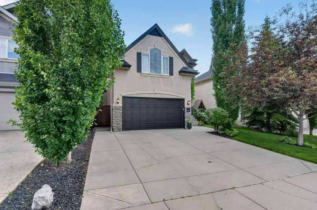 40 Tuscany Glen Road NW Calgary AB T3L 2T7