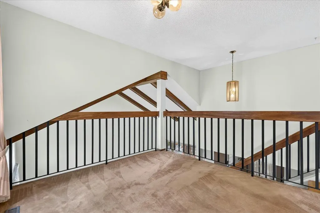 212 Stravanan Bay SW Calgary AB T3H 1H4