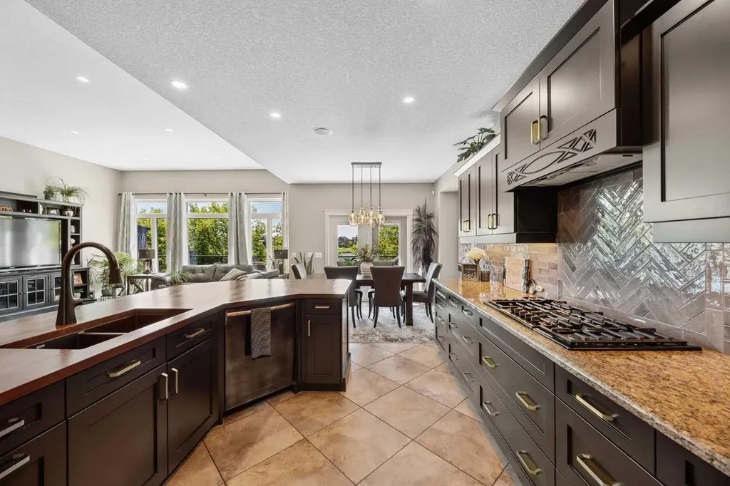 469 Rainbow Falls Way Chestermere AB T1X 1S5
