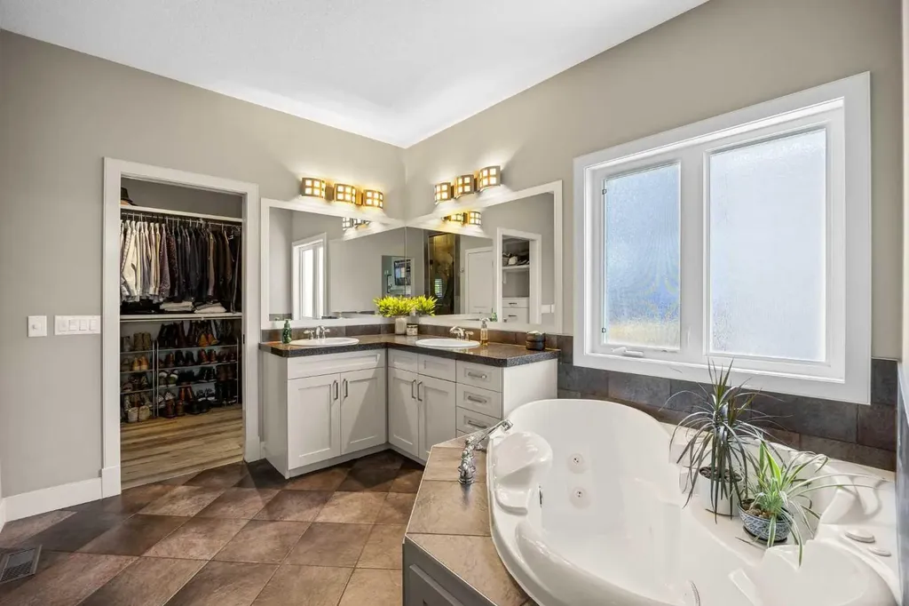 469 Rainbow Falls Way Chestermere AB T1X 1S5