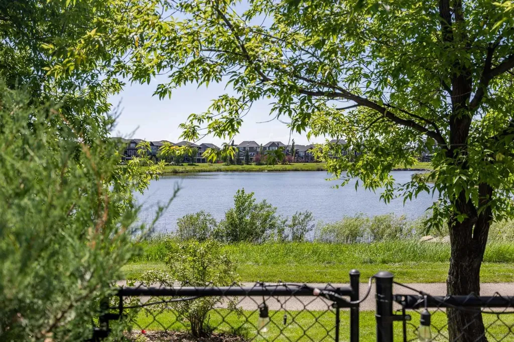 469 Rainbow Falls Way Chestermere AB T1X 1S5
