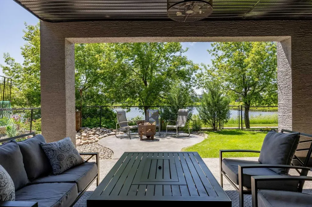 469 Rainbow Falls Way Chestermere AB T1X 1S5