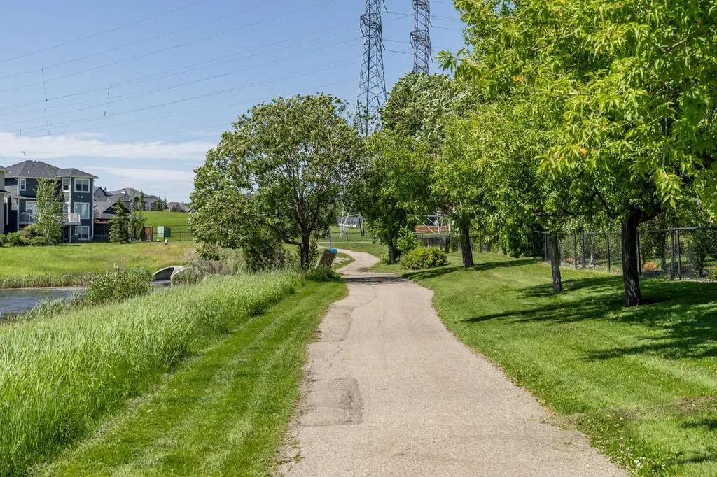 469 Rainbow Falls Way Chestermere AB T1X 1S5