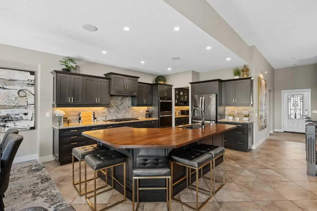 469 Rainbow Falls Way Chestermere AB T1X 1S5