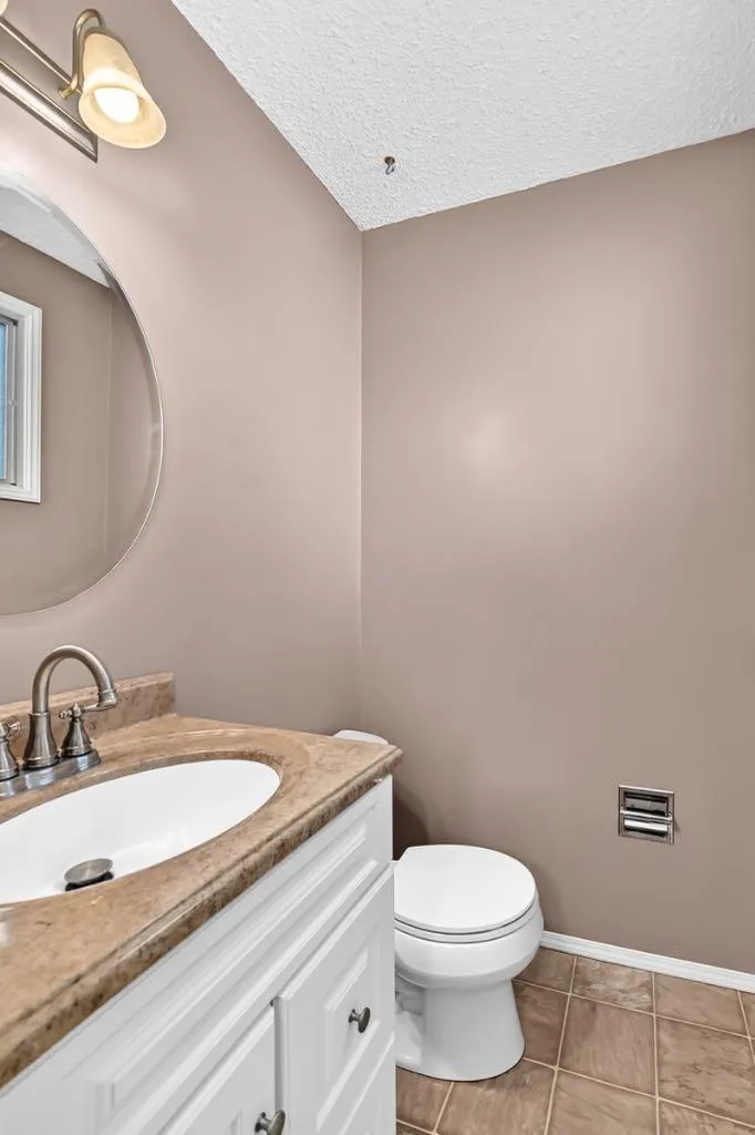 108 Falconridge Close NE Calgary AB T3J 1A7