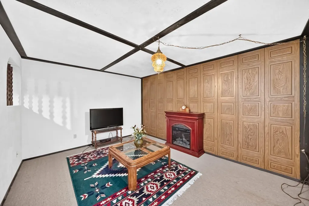 108 Falconridge Close NE Calgary AB T3J 1A7