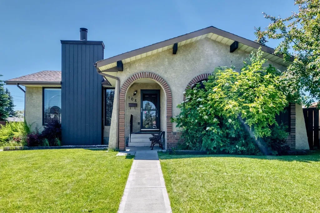 108 Falconridge Close NE Calgary AB T3J 1A7