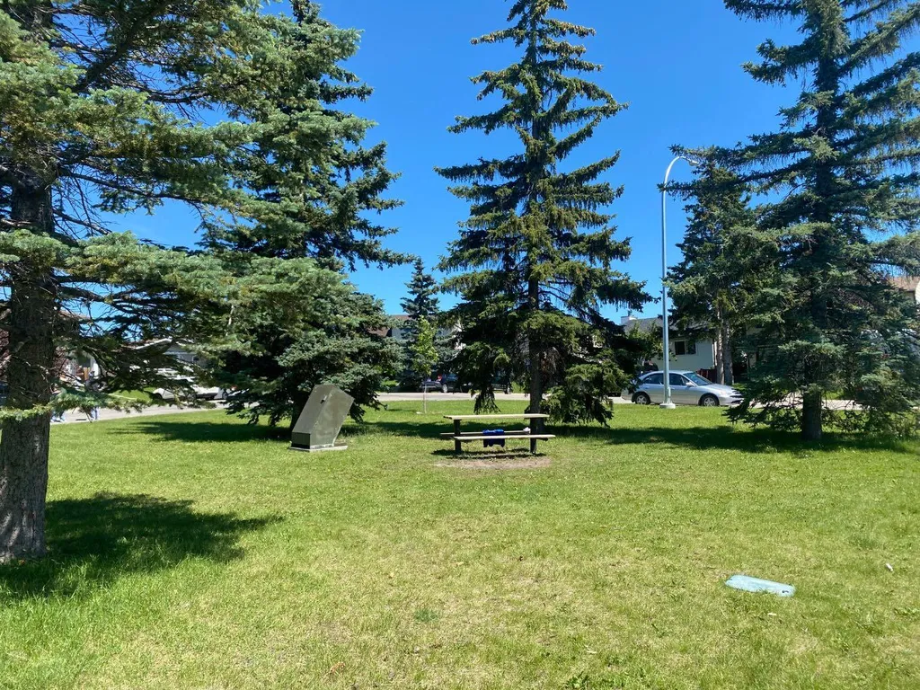108 Falconridge Close NE Calgary AB T3J 1A7