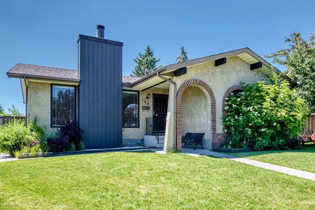 108 Falconridge Close NE Calgary AB T3J 1A7