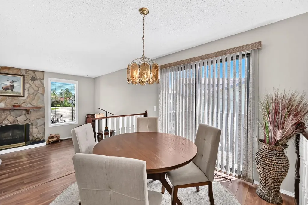 108 Falconridge Close NE Calgary AB T3J 1A7