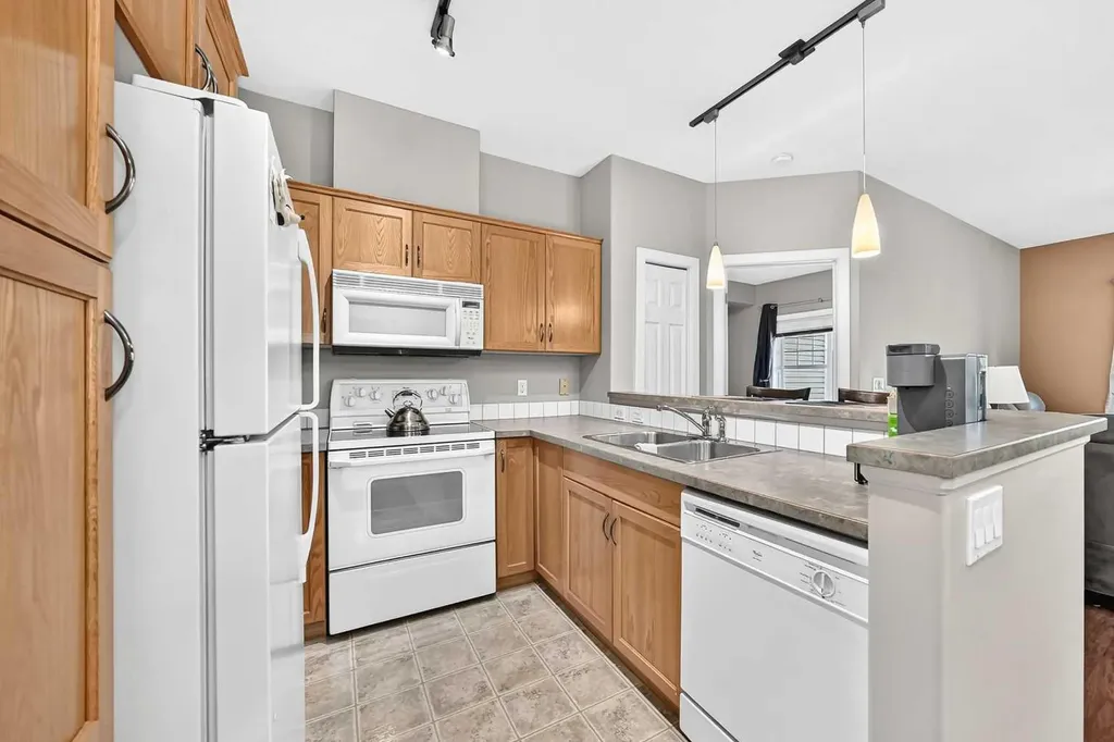 1414 17 Street SE Calgary AB T2G 5S6