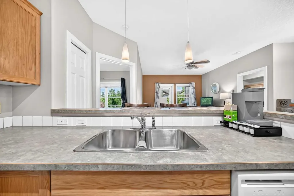 1414 17 Street SE Calgary AB T2G 5S6