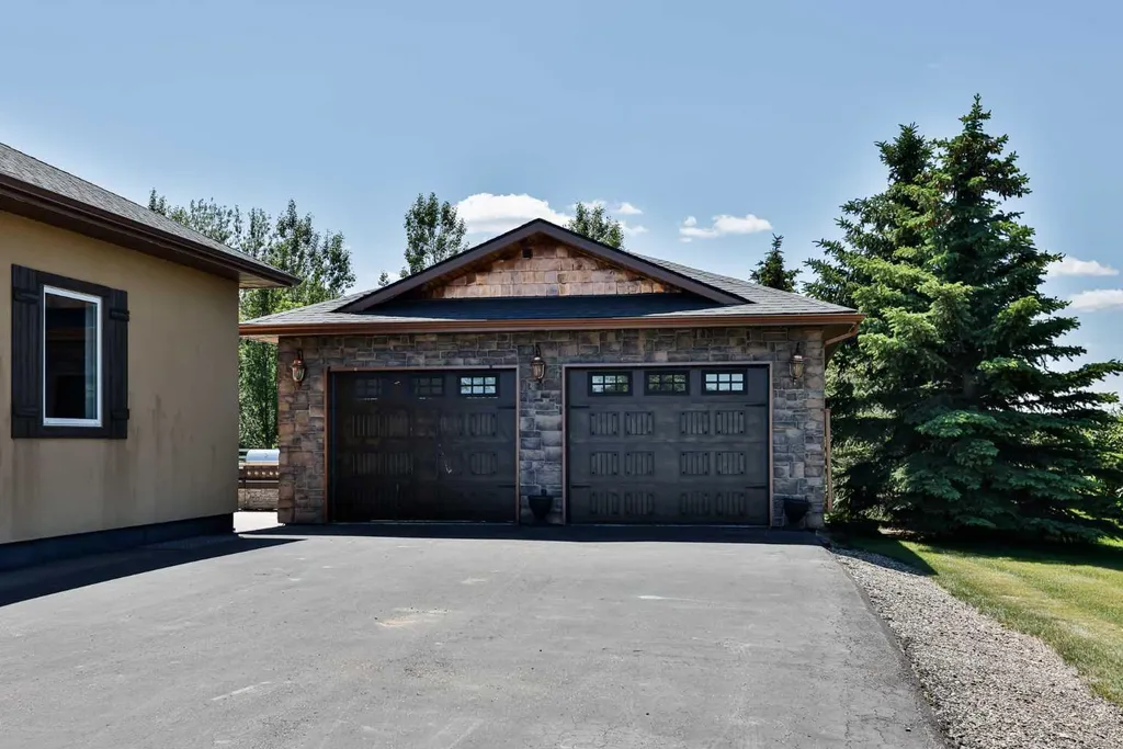 205019 Twp Road 6-1b Raymond AB T0K 2S0