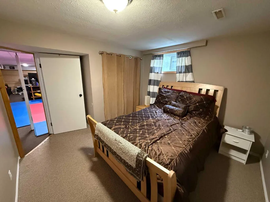 429 Collinge Road Hinton AB T7V1L1