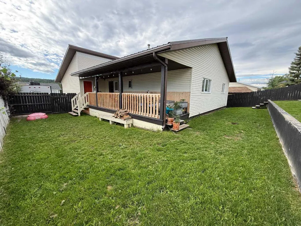 429 Collinge Road Hinton AB T7V1L1