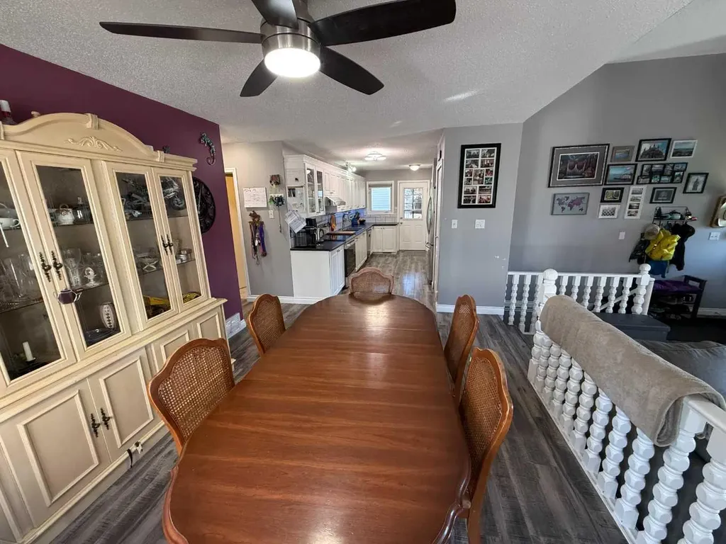 429 Collinge Road Hinton AB T7V1L1