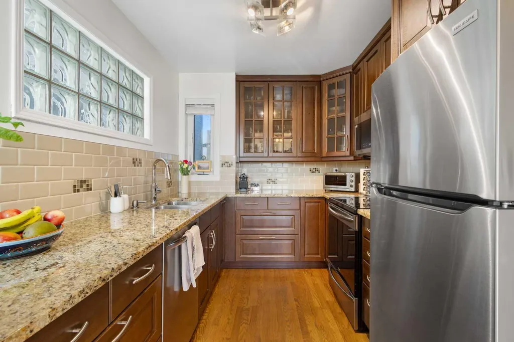1629 29 Avenue SW Calgary AB T2T 1M6