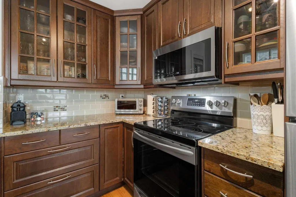 1629 29 Avenue SW Calgary AB T2T 1M6
