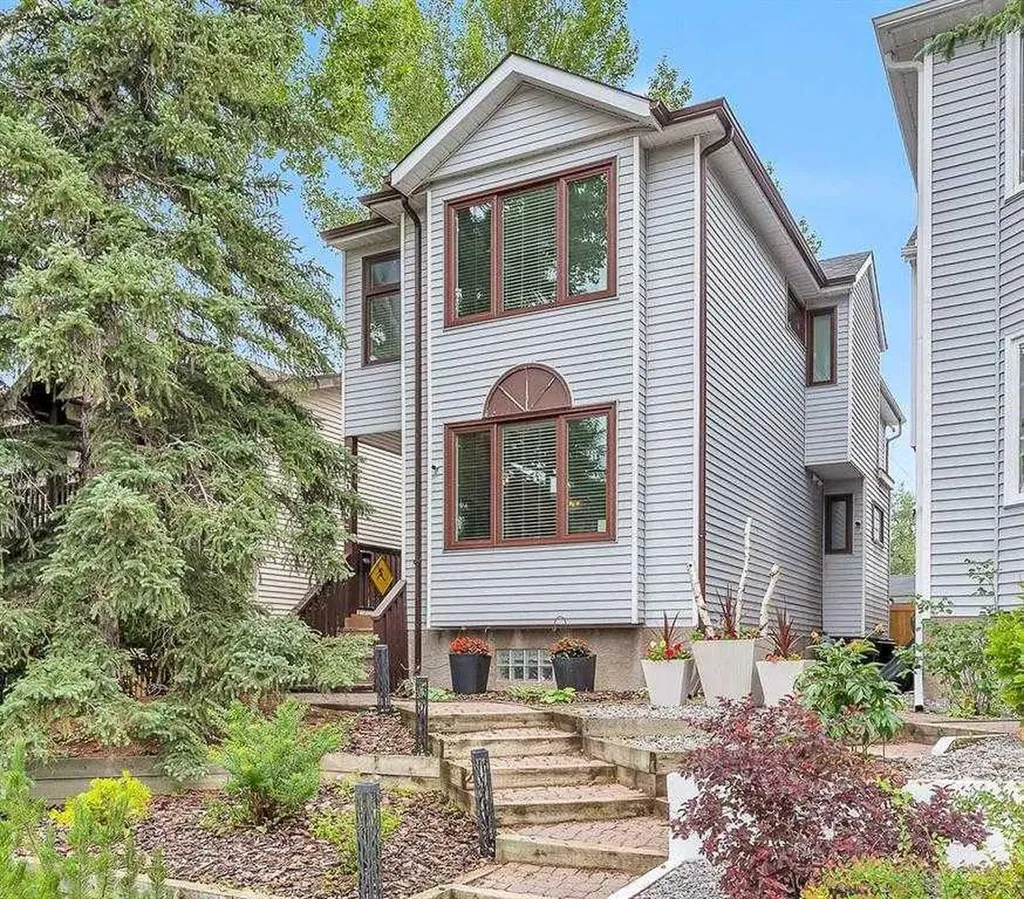 1629 29 Avenue SW Calgary AB T2T 1M6