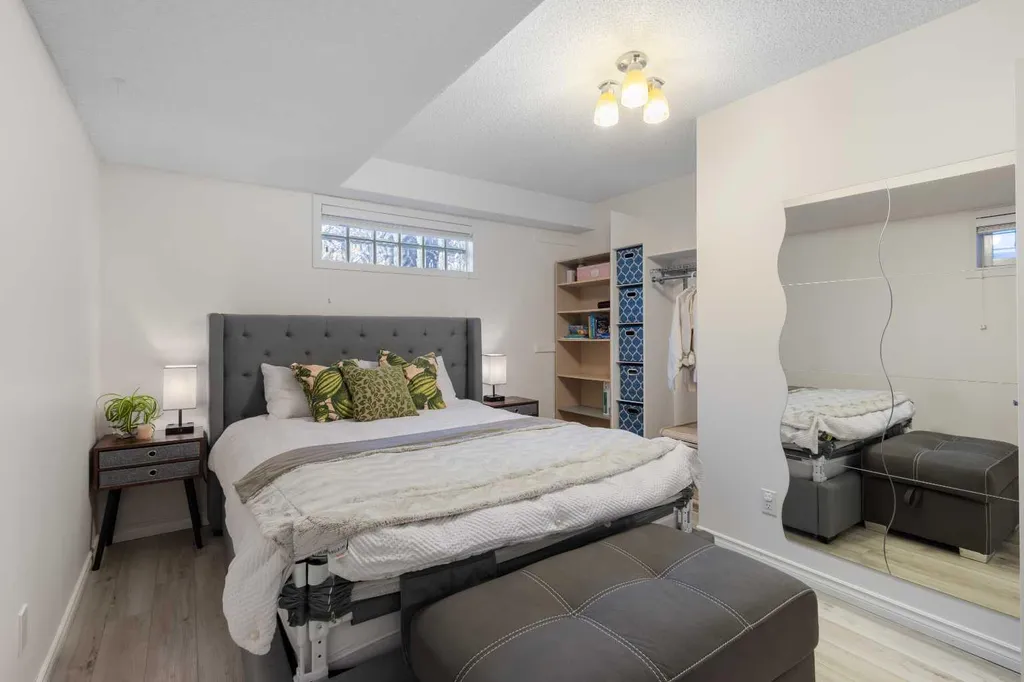 1629 29 Avenue SW Calgary AB T2T 1M6