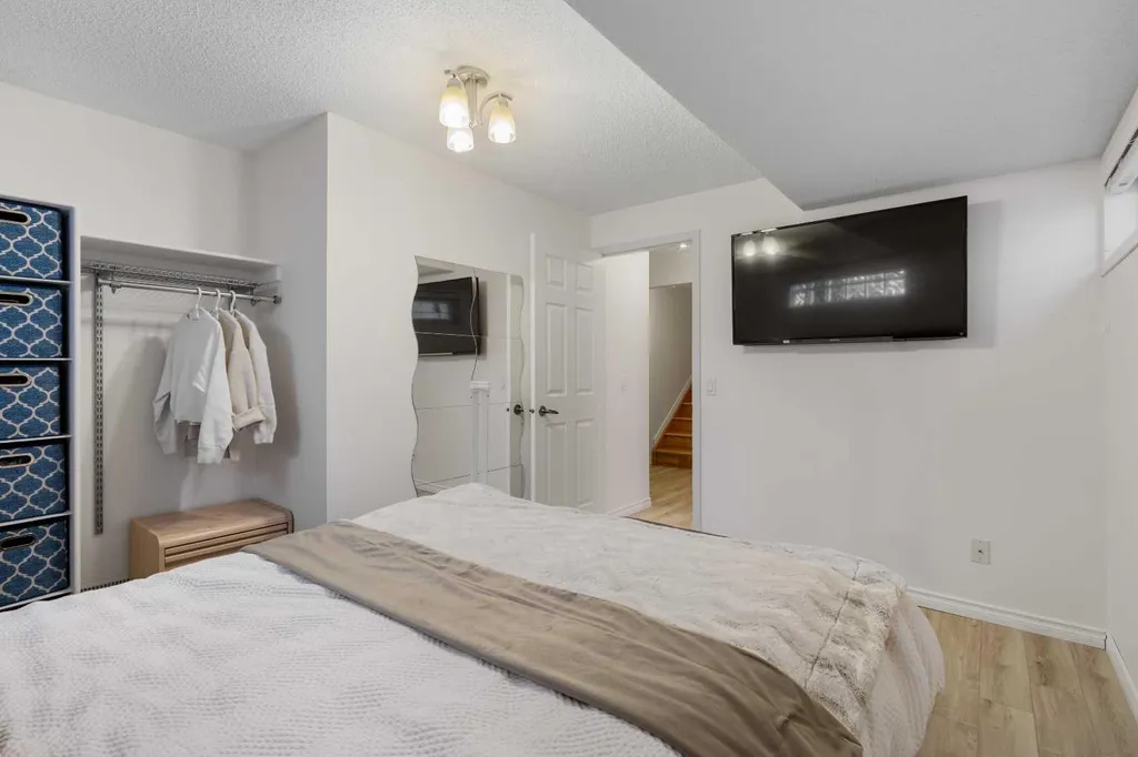 1629 29 Avenue SW Calgary AB T2T 1M6