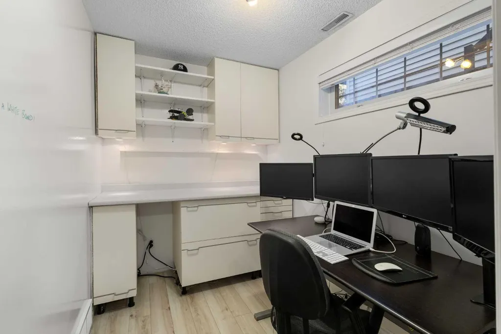1629 29 Avenue SW Calgary AB T2T 1M6