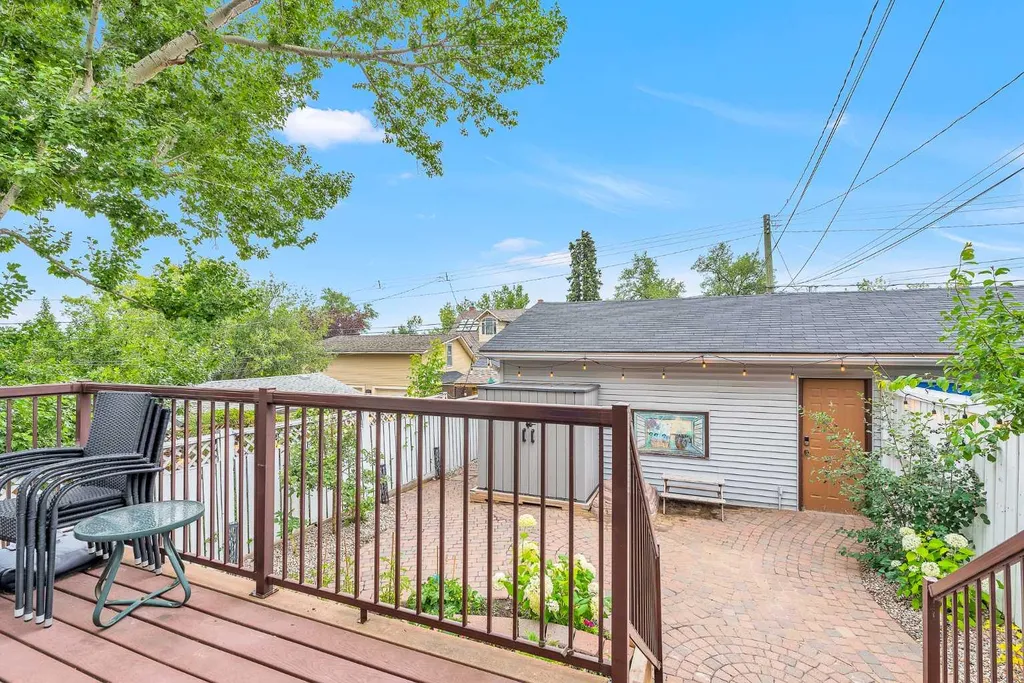 1629 29 Avenue SW Calgary AB T2T 1M6